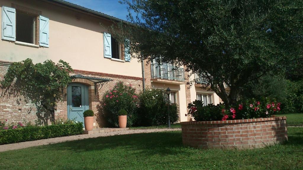 Отель L'Oustal Du Lauragais Labastide-Beauvoir Экстерьер фото