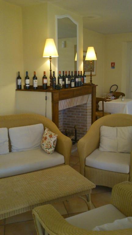 Отель L'Oustal Du Lauragais Labastide-Beauvoir Экстерьер фото